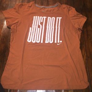 Casual Nike Top 🍁
